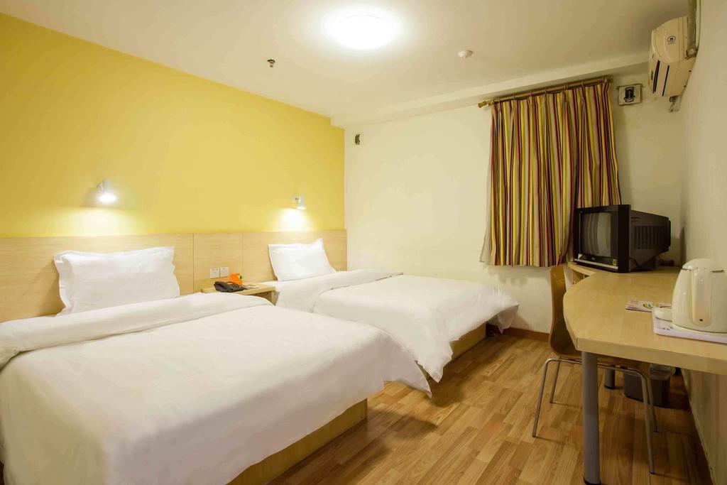 7Days Inn Harbin Exhibition Centre Room photo